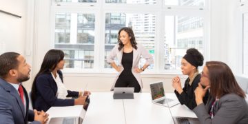 Photo by Rebrand Cities from Pexels: https://www.pexels.com/photo/group-oo-people-having-a-meeting-1367276/