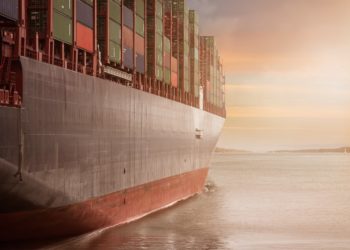 Photo by Pixabay from Pexels: https://www.pexels.com/photo/business-cargo-cargo-container-city-262353/