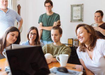 Photo by Fox from Pexels: https://www.pexels.com/photo/people-looking-at-laptop-computer-1595391/