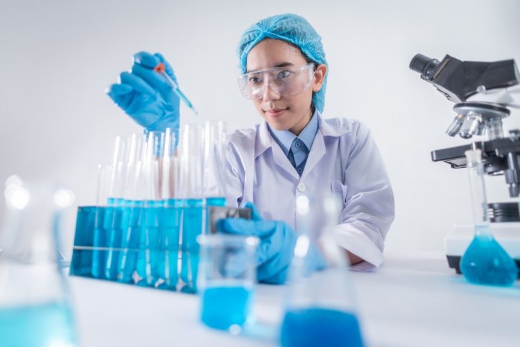 Photo by Chokniti Khongchum: https://www.pexels.com/photo/photo-of-female-scientist-working-on-laboratory-3938023/
