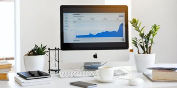 Photo by Serpstat: https://www.pexels.com/photo/silver-imac-displaying-line-graph-placed-on-desk-572056/