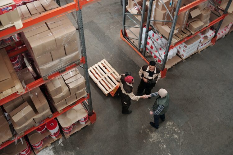 Photo by Tiger Lily: https://www.pexels.com/photo/men-working-in-a-warehouse-4481534/