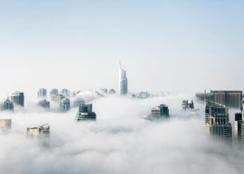 Photo by Aleksandar Pasaric: https://www.pexels.com/photo/view-of-cityscape-325185/