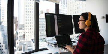 Photo by Christina Morillo: https://www.pexels.com/photo/woman-sitting-while-operating-macbook-pro-1181676/